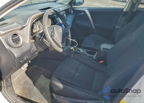 2015 Toyota Rav4 Xle z USA, uszkodzony, nr VIN 2T3RFREV9FW308075